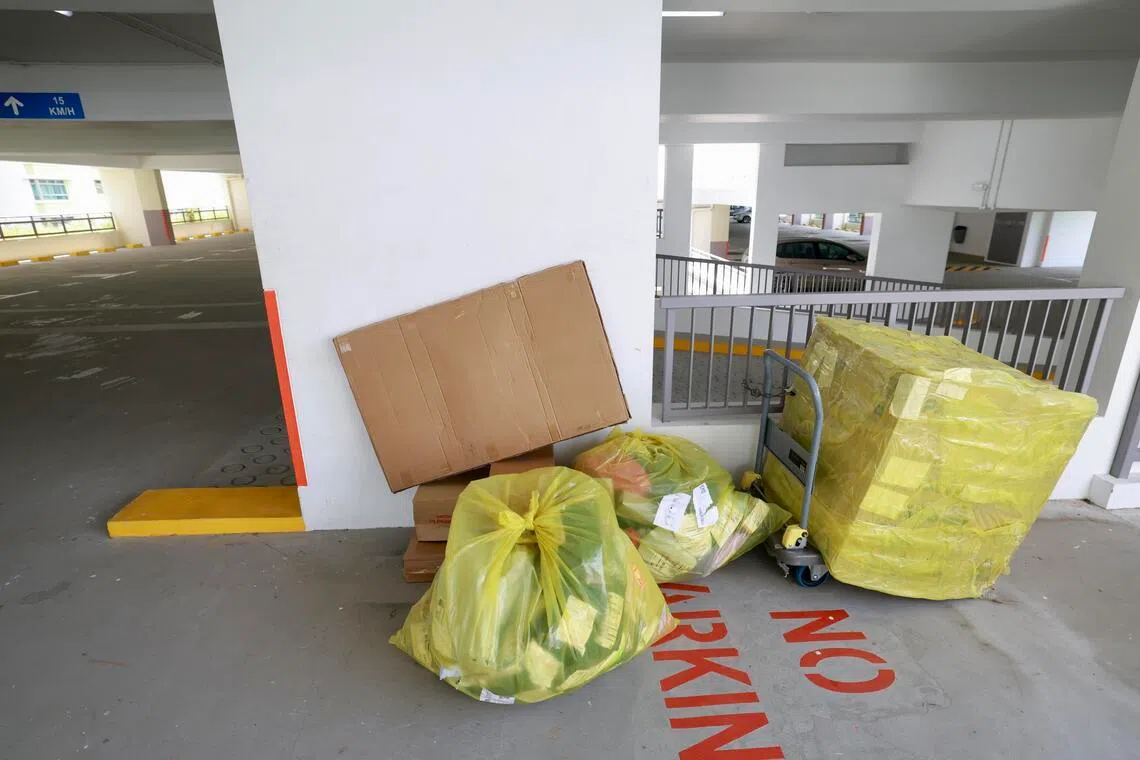 劳资政工作小组在2023年底至2024年，向送货员了解他们在配送过程中遇到的挑战，其中，缺乏货物装卸区或配送等候区是他们集中反映的问题之一。（陈斌勤摄）