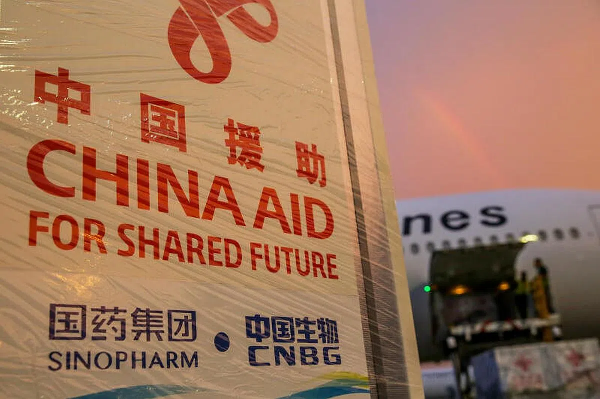 中国自去年开始发起“疫苗外交”攻势，承诺向东南亚国家优先供应冠病疫苗。（新华社）