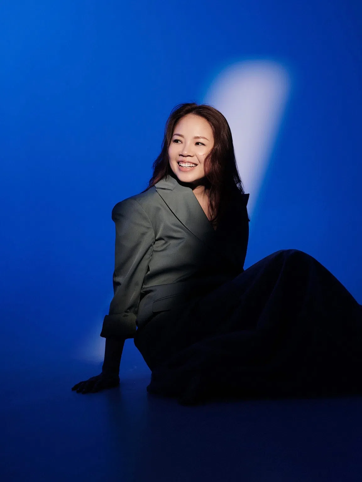 杨佳盈（图）因为在林俊杰面前飞扑跌倒而感到难为情。（受访者提供）