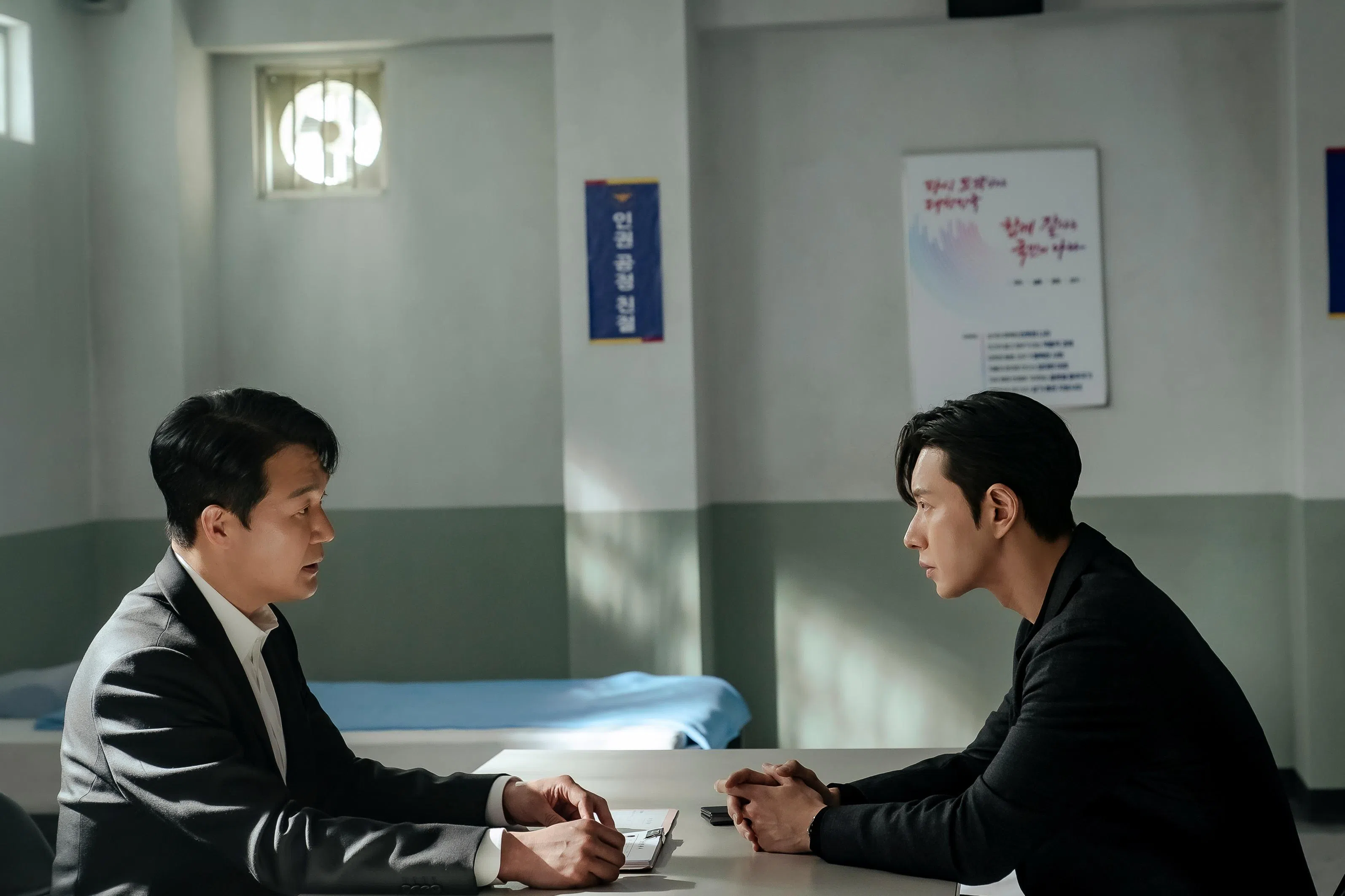 《全国死刑公投》是朴海镇（右）和朴星雄第二度合作。（Prime Video提供）