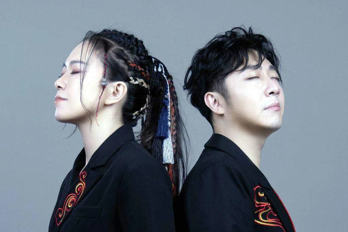 艾成（右）生前和张芸京组成“京成兄妹”，两人合作数码专辑《侠侣》面世。（神国大乐图）