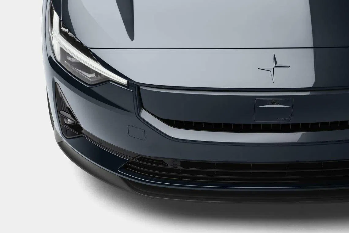 车鼻少了一般车子标志性格栅，采用全新SmartZone前脸设计。（车商提供）