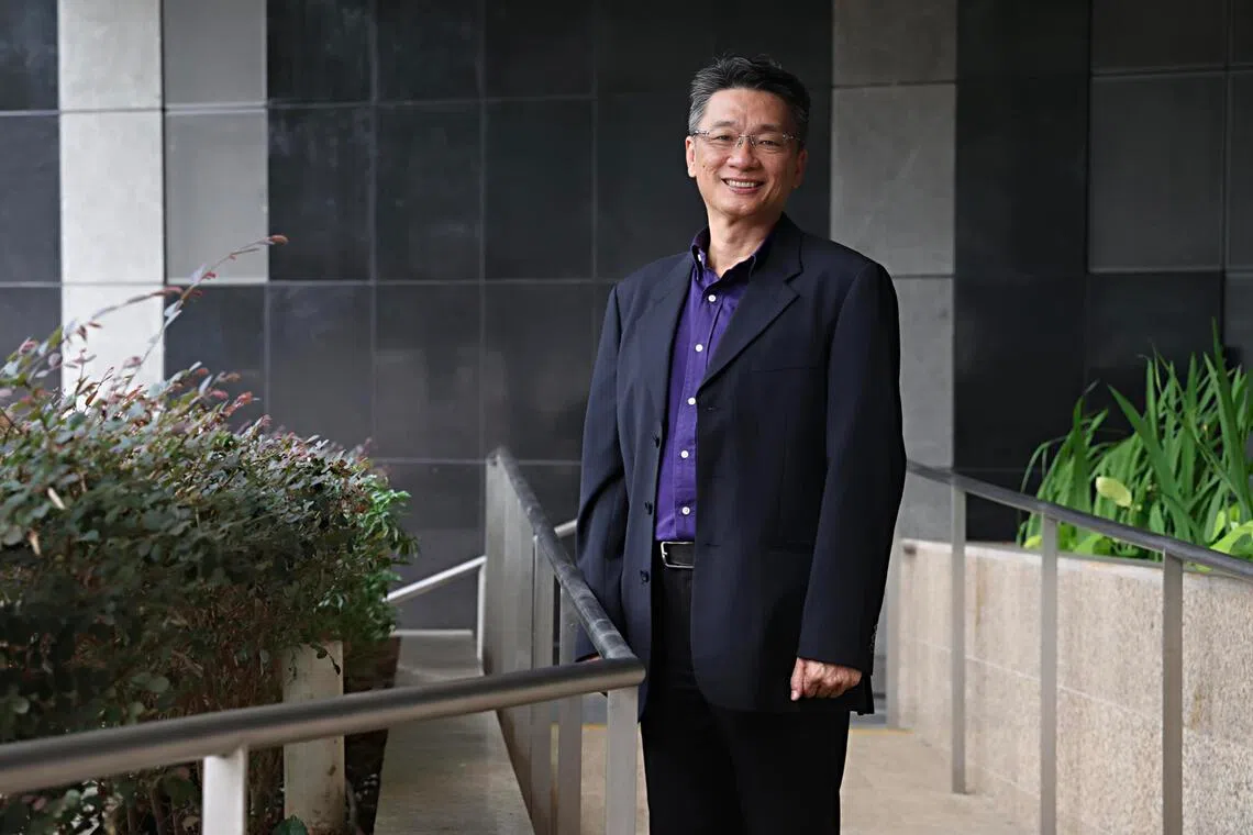 雇佣约70人的中小企业Cragar Industries董事经理黄晨钟透露，部分员工因掌握特定技能和成功运用在日常工作上，每月可获额外的技能奖励。（郑一鸣摄）