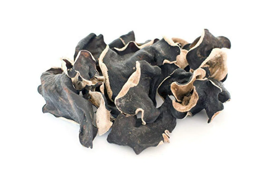 干的木耳不可以浸泡太长的时间。（互联网）