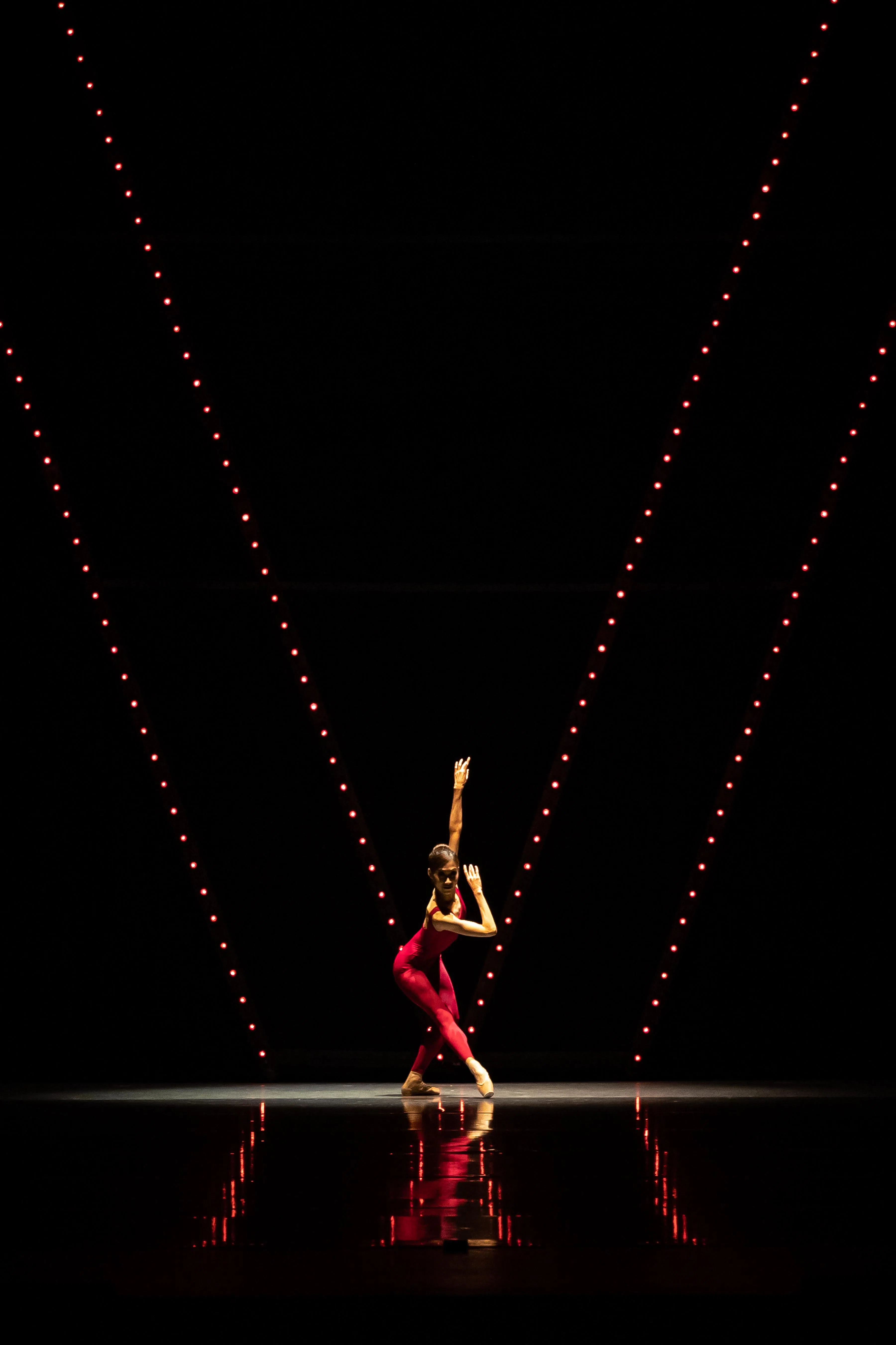 《五》是新古典名家吴诸珊的代表作之一。（吴凯怡摄／新加坡芭蕾舞团提供）