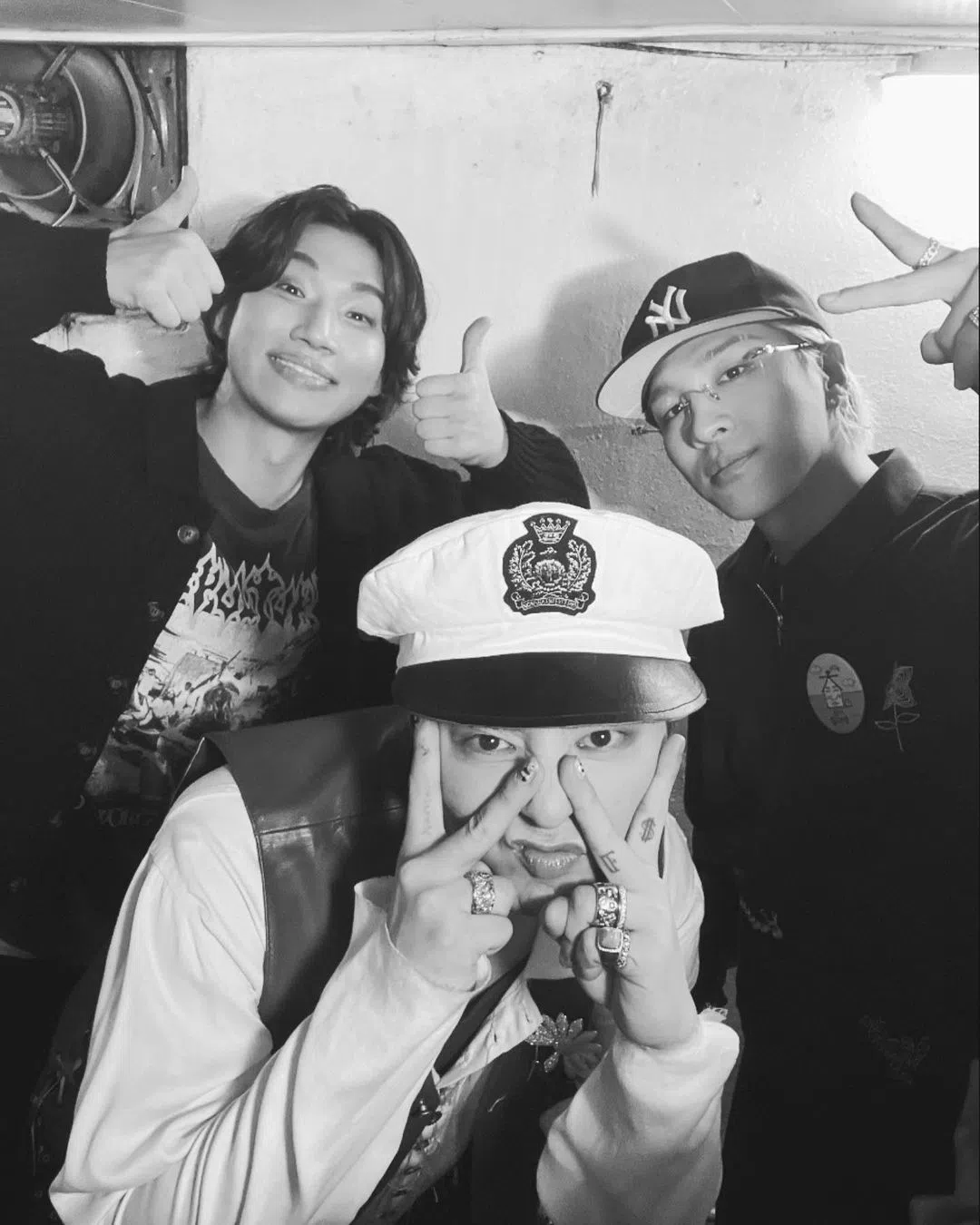 大声（左起）、G-dragon和太阳一起亮相大声的YouTube节目。（取自太阳IG）