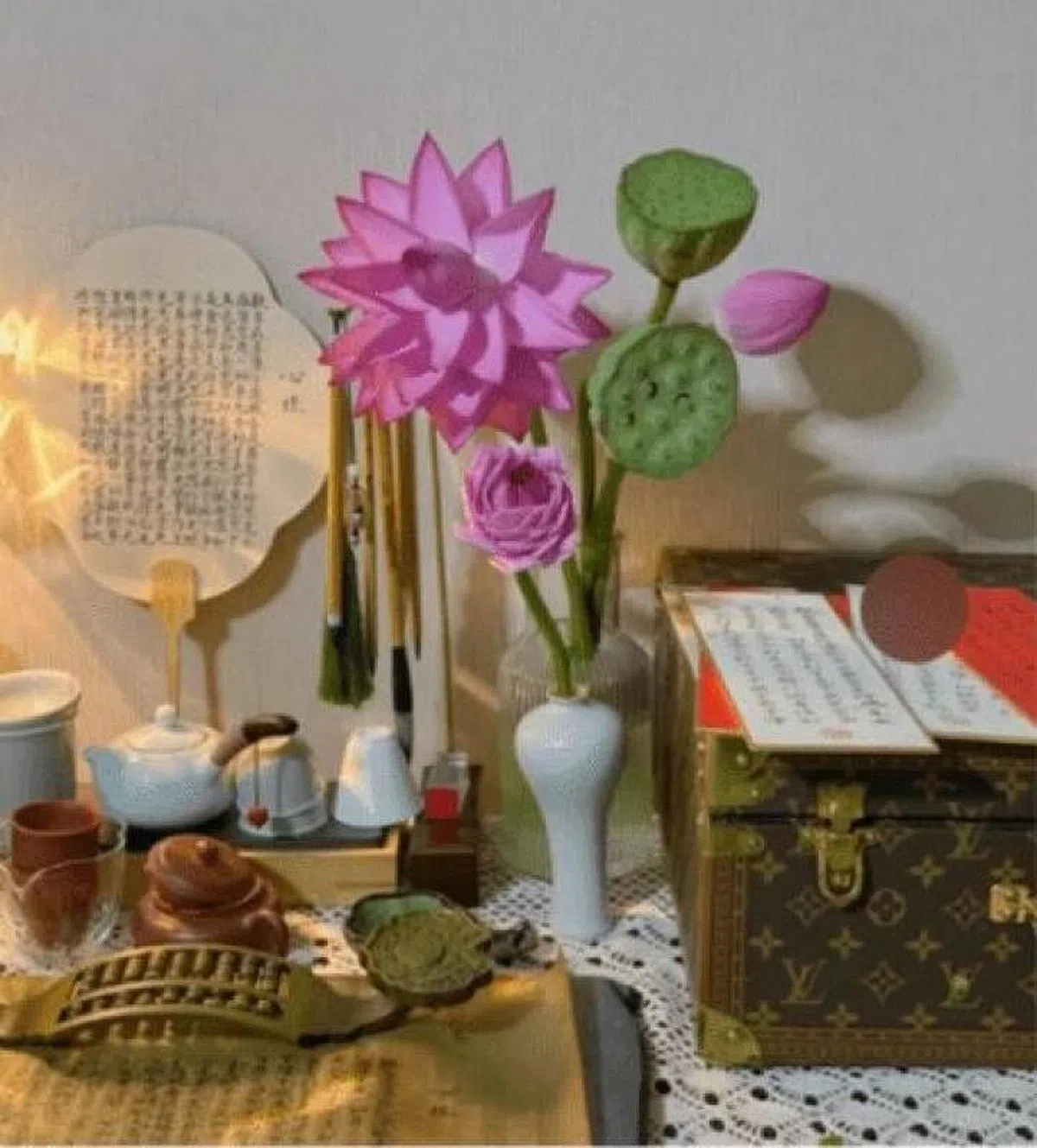 佛媛们晒出的照片总有名牌奢侈品的声影。（互联网）