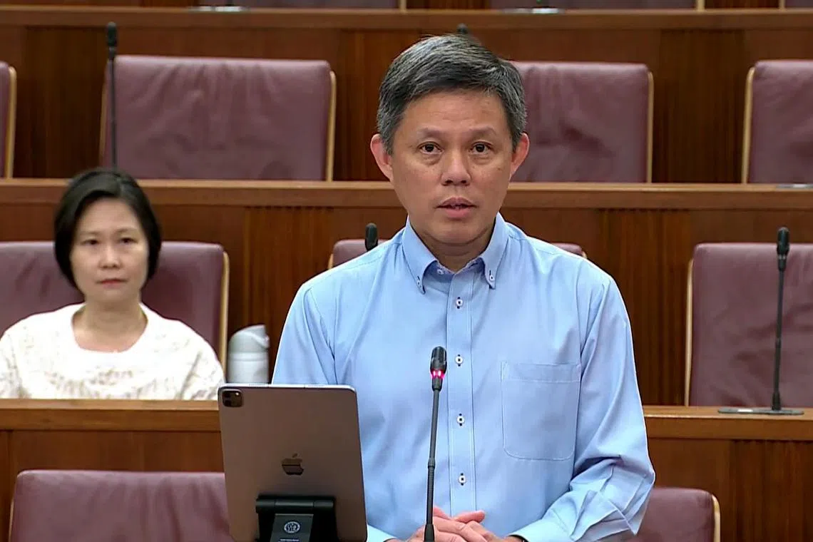 教育部长陈振声说，教育部特别关注一些家长在社交媒体上或到学校威胁我们的教职员，要求为他们的孩子采取行动，甚至威胁其他孩子。这种行为是错误的。教育部不会容忍这样的行为。我们将采取一切必要措施，包括根据教育部的合作协议（Engagement Charter）和法律采取果断行动，以保障我们教职员和学生的福祉，同时努力辅导和管教相关学生。（gov.sg视频截图）