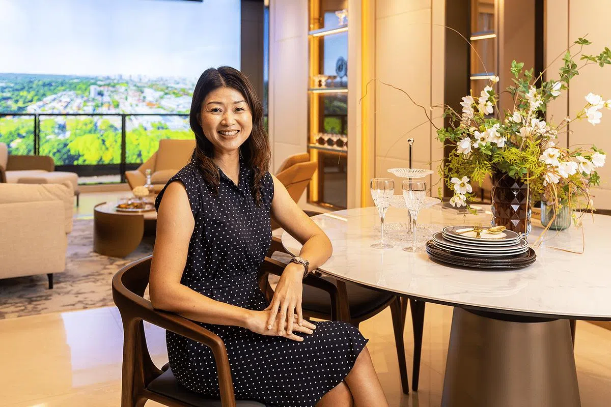 陈女士：PERFECT TEN金黄色的玻璃阳台，凸显建筑的完美设计。（图/PERFECT TEN提供）