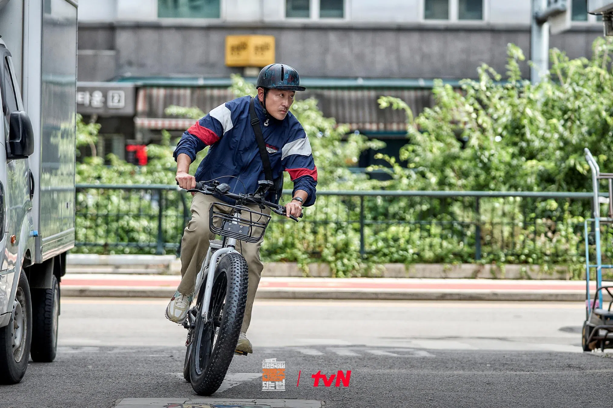 河正宇在《在大韩民国成为屋主的方法》中拼尽全力置产。（取自tvN drama脸书）