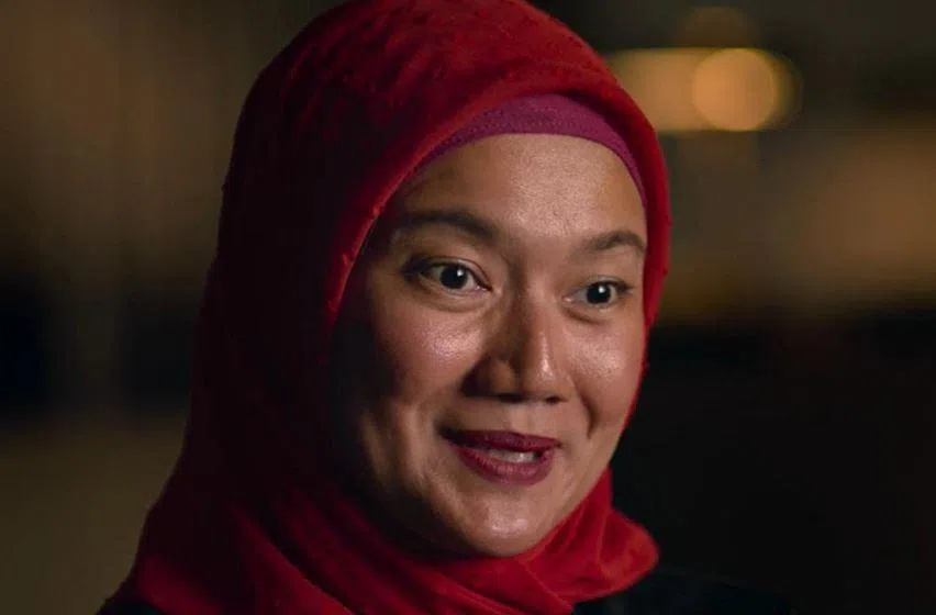 依旦奥斯曼在纪录片《MH370：消失的马航客机》谈到一去不返的丈夫。（互联网）