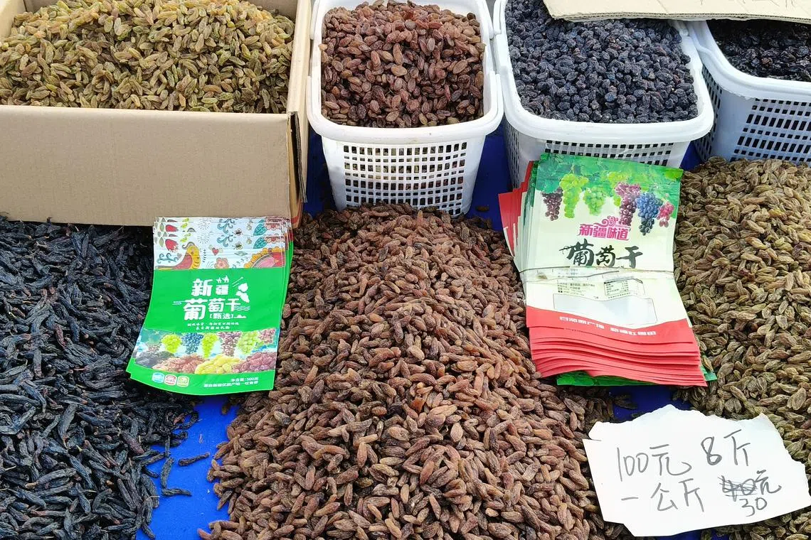 吐鲁番的葡萄干大又甜。（作者提供）