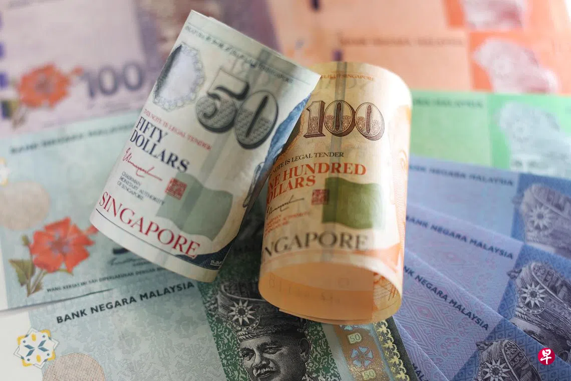 受美国总统选举影响新元兑令吉回升至3.3水平| 联合早报