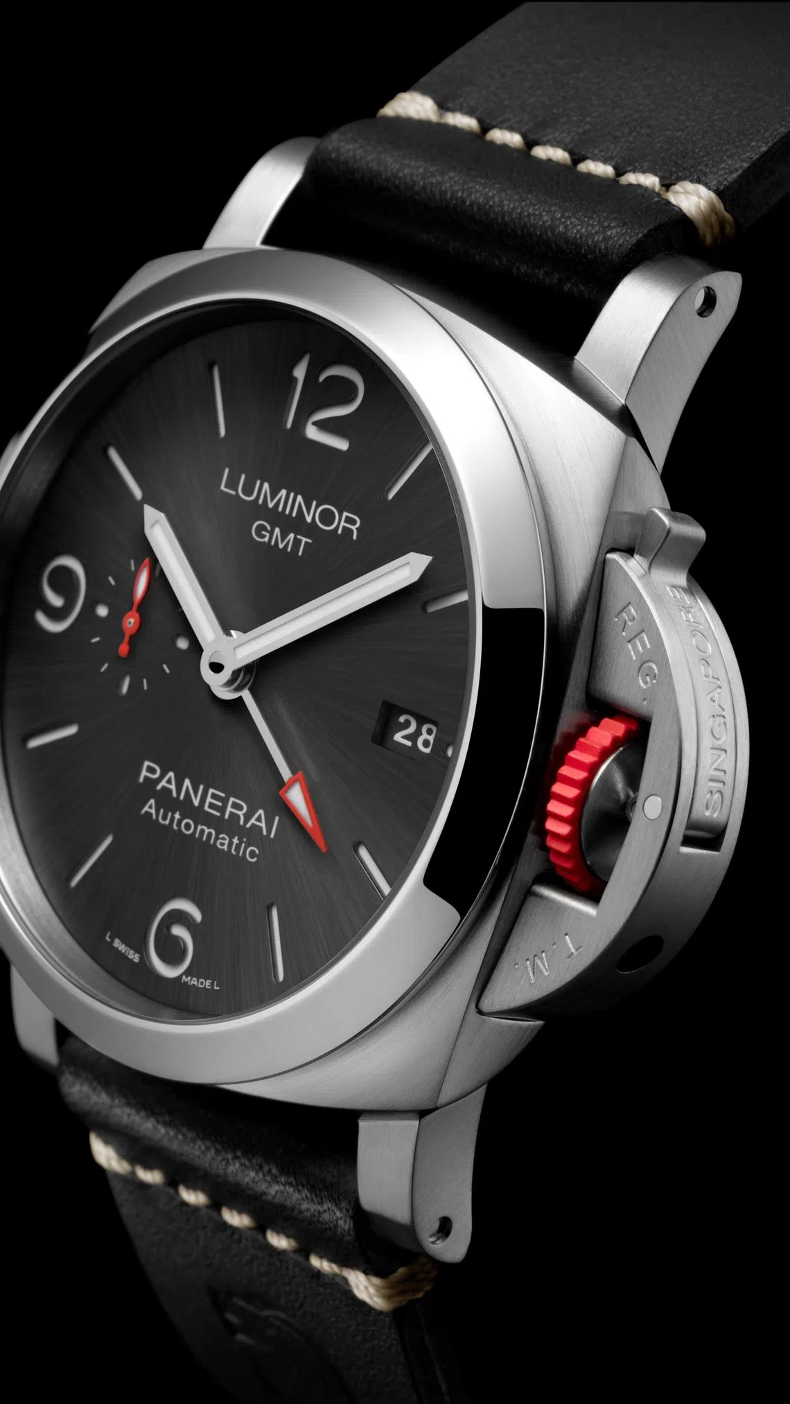 沛纳海为庆祝爱雍·乌节旗舰店重新开业，2020年推出限量特别版双时区腕表。（沛纳海提供）