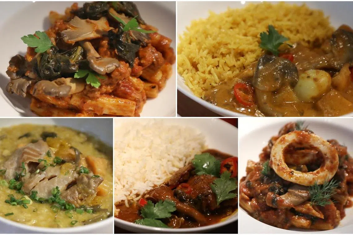 即食餐共有五款食品：肉酱鸡肉意大利面、咖喱鸡肉配黄姜饭、番薯南瓜鱼粥、甜辣番茄鱼配巴斯马蒂米饭，以及蔬菜意大利面。（海峡时报）