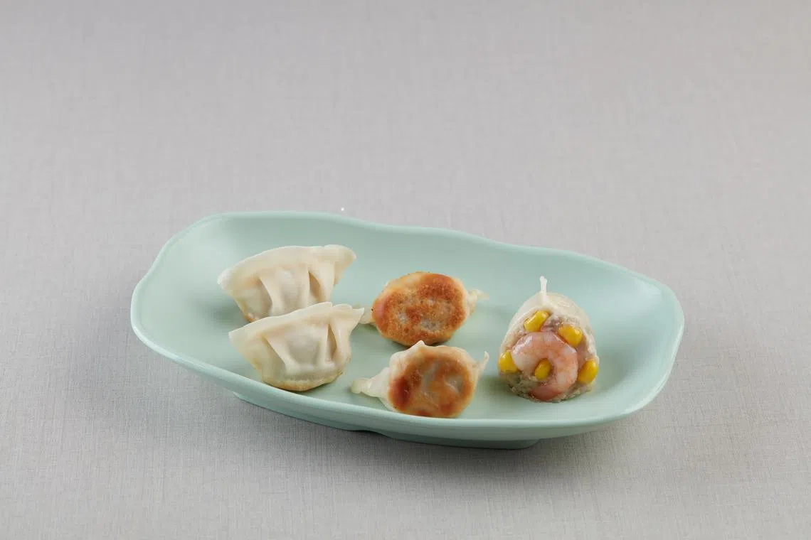 乐妈饺子的虾仁玉米煎饺，外酥里嫩。（餐馆提供）
