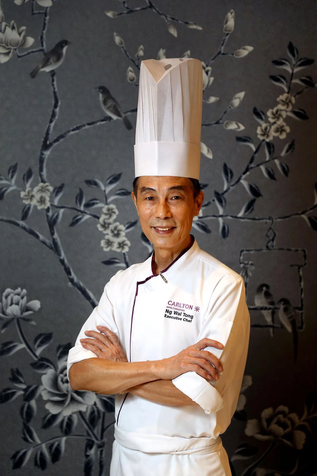 华乐酒家中餐厅行政总厨吴伟堂师傅，主张发挥食材的天然味道。