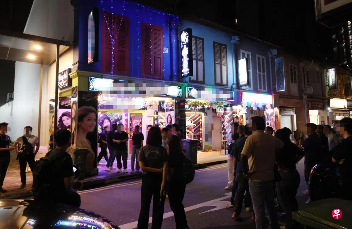 警方扫荡18公共娱乐场所九人因各类罪行被捕或被查| 联合早报