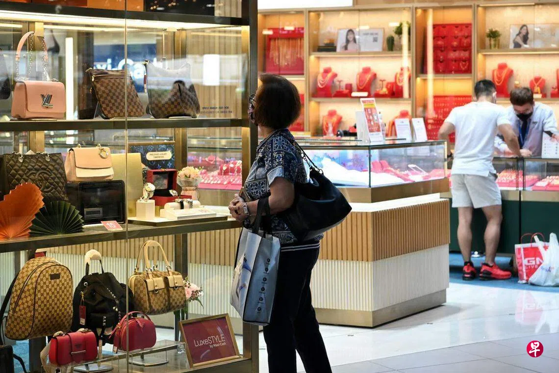 全球“先买后付”购物总额四年增六倍监管工作至关重要| 联合早报