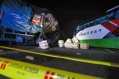 南北大道车祸七死33伤  一死者是新加坡人