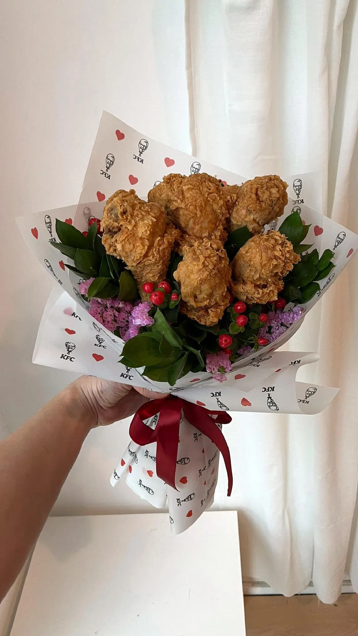 肯德基为新人准备炸鸡花束。（受访者提供）