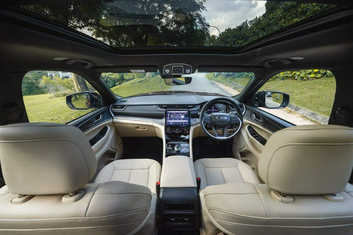 Grand Cherokee的内饰走豪华路线，虽然具备完整的越野车性能，却几乎没有越野车的影子。（车商提供）