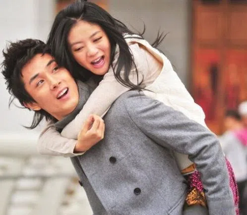 安以轩（右）和李承铉曾有一段情。（互联网）