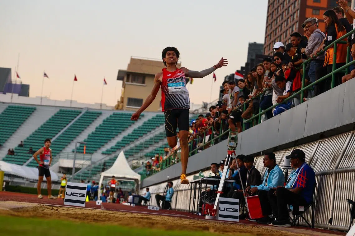 梅迪纳一蹴而就，跃过了新加坡42年跳远无牌的鸿沟。（新加坡体理会提供）