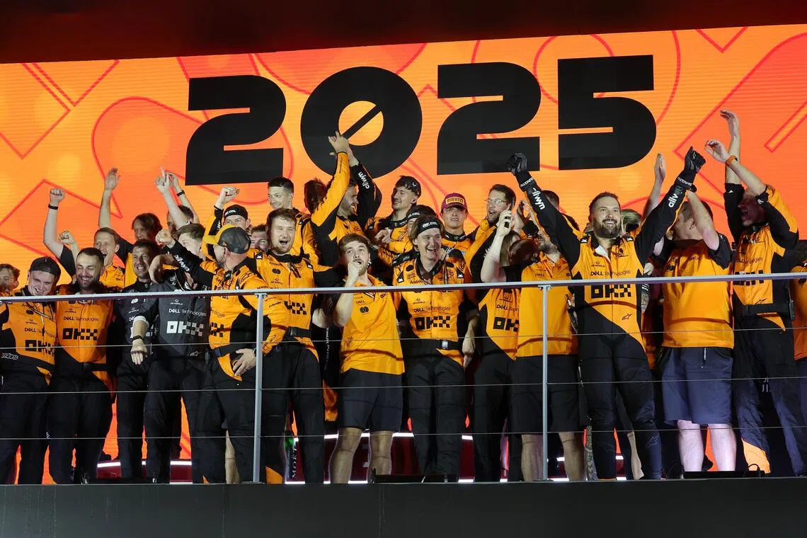 迈凯伦在新加坡提前卫冕车队冠军，以两连冠的方式收获队史第10座车队冠军。（唐家鸿摄）