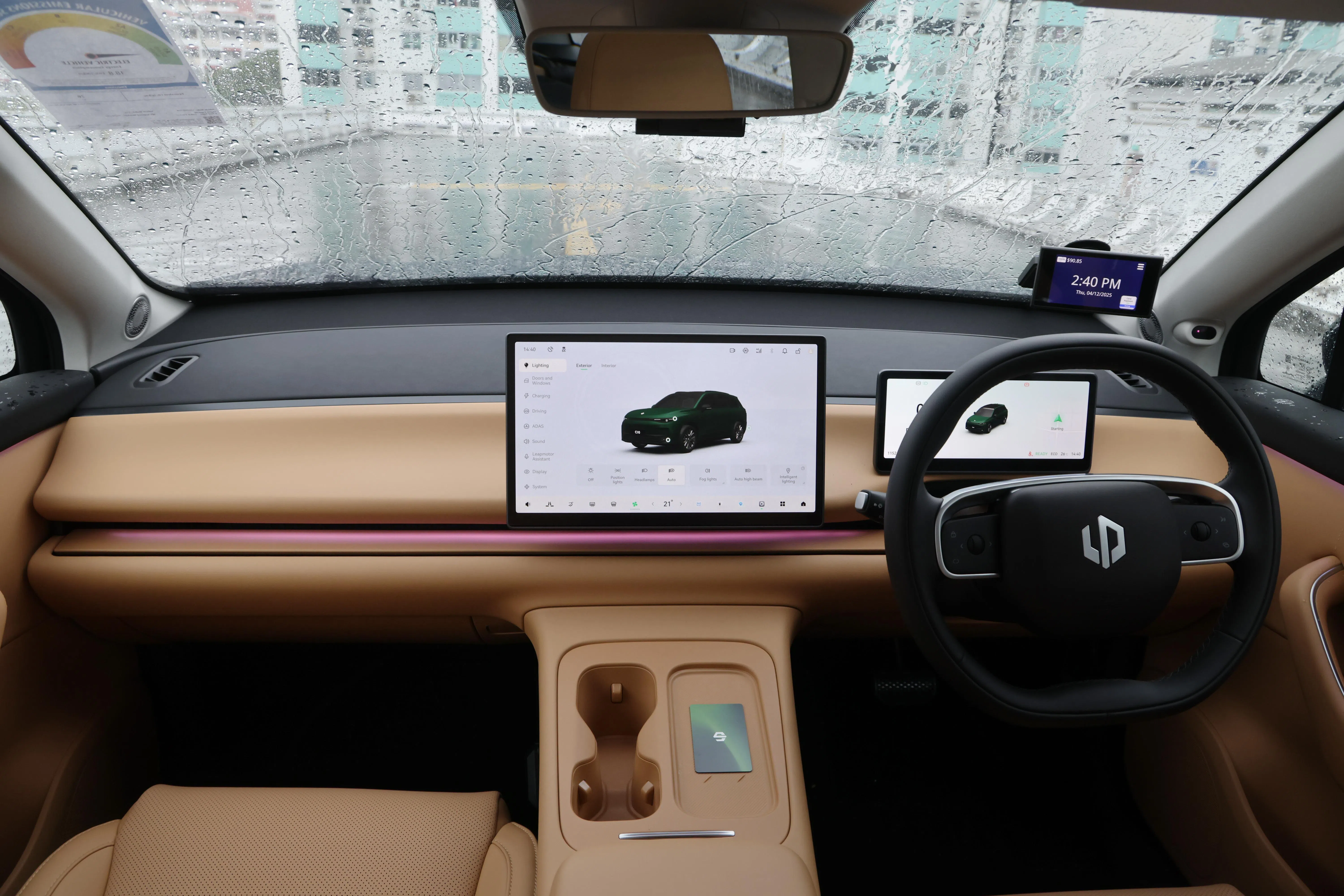 C10搭载10.25英寸液晶仪表盘和14.6英寸中控屏。（唐家鸿摄）