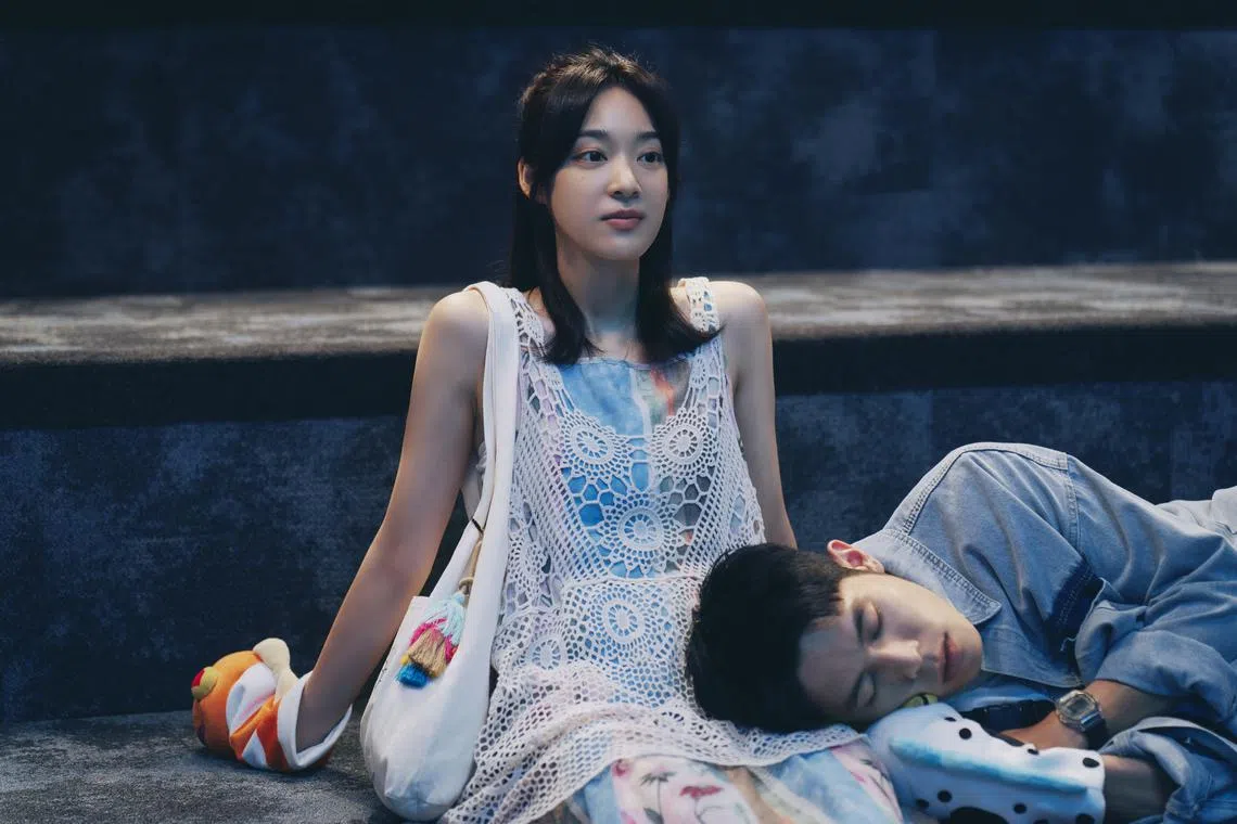 有病才会喜欢你》男女主角都“有病”：一个贪睡一个恋床| 联合早报