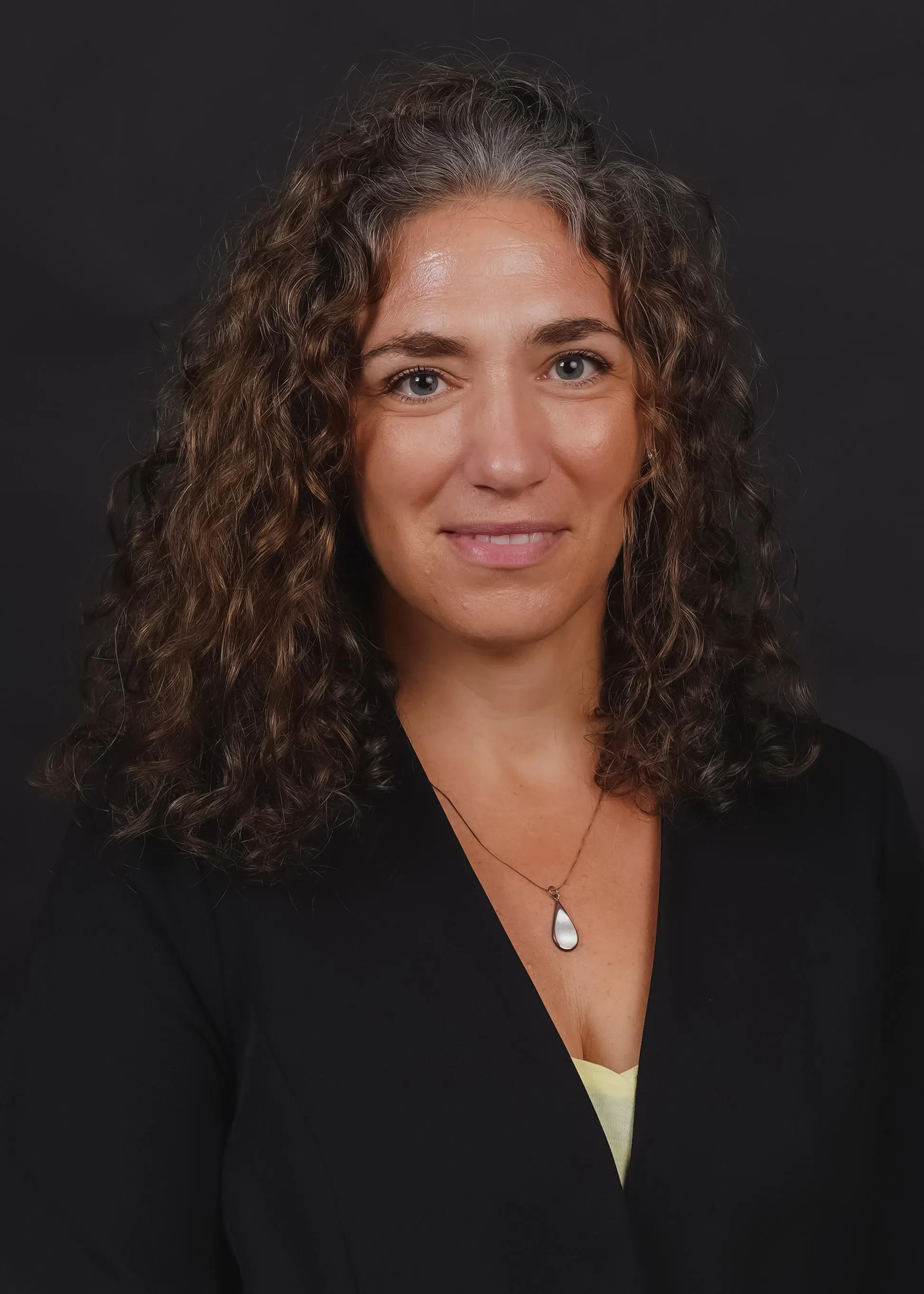 新加坡理工大学保健及社会科学院副教授Claire Pettitt建议，在放纵和健康选择之间取得良好平衡，让自己以最佳状态享受各种节庆活动。（受访者提供）