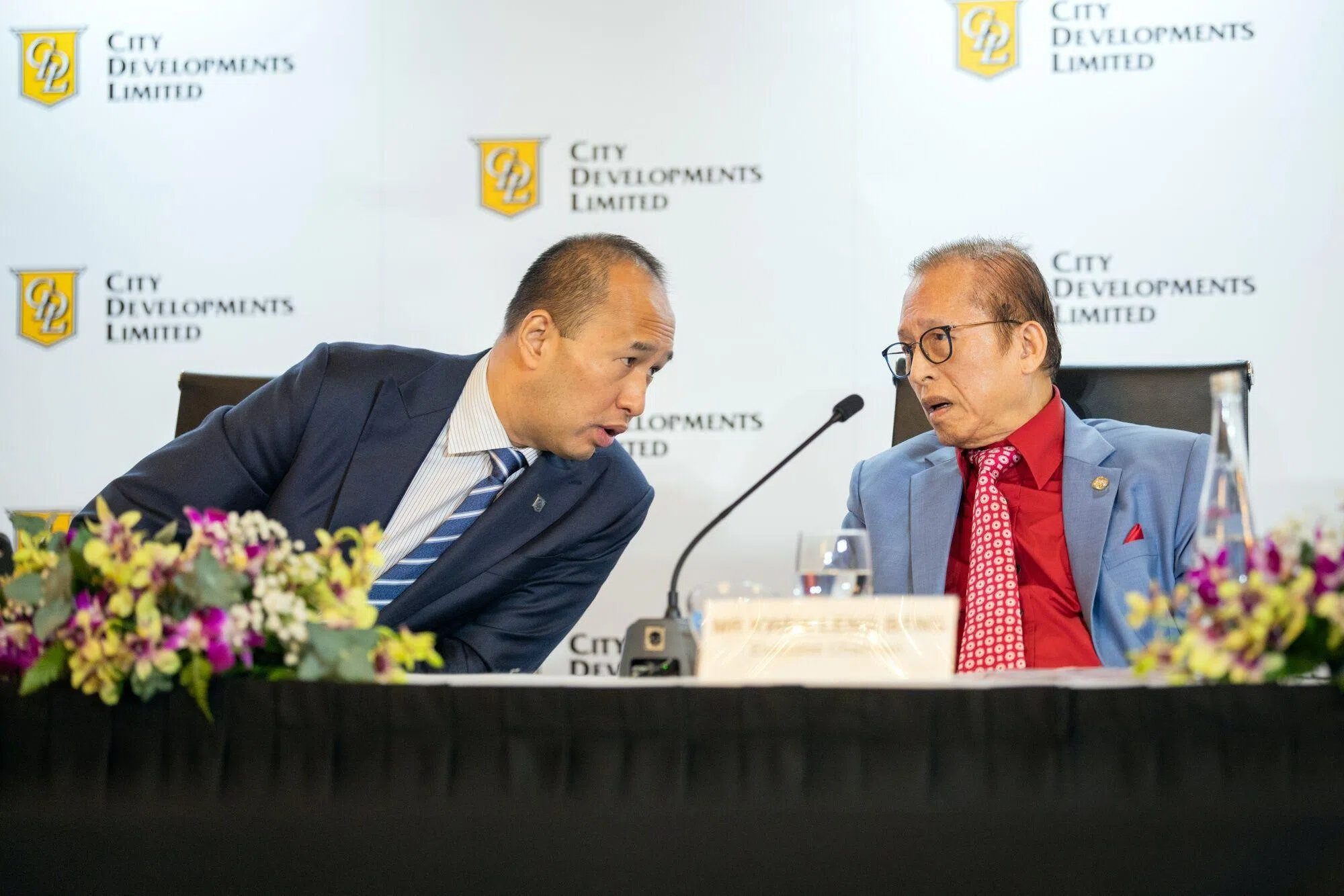 虽然父子俩的互动不多，但当有分析师在业绩发布会上提问公司旗下的酒店发展计划时，郭益智说，这是主席（即郭令明）的“个人抱负和梦想”。（彭博社）