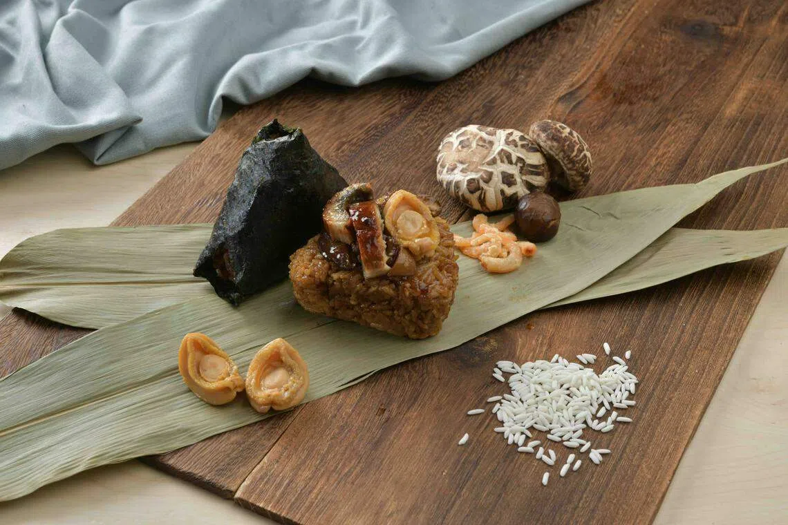 Kuriya日本食品市场的鲍鱼鳗鱼粽。（品牌提供）