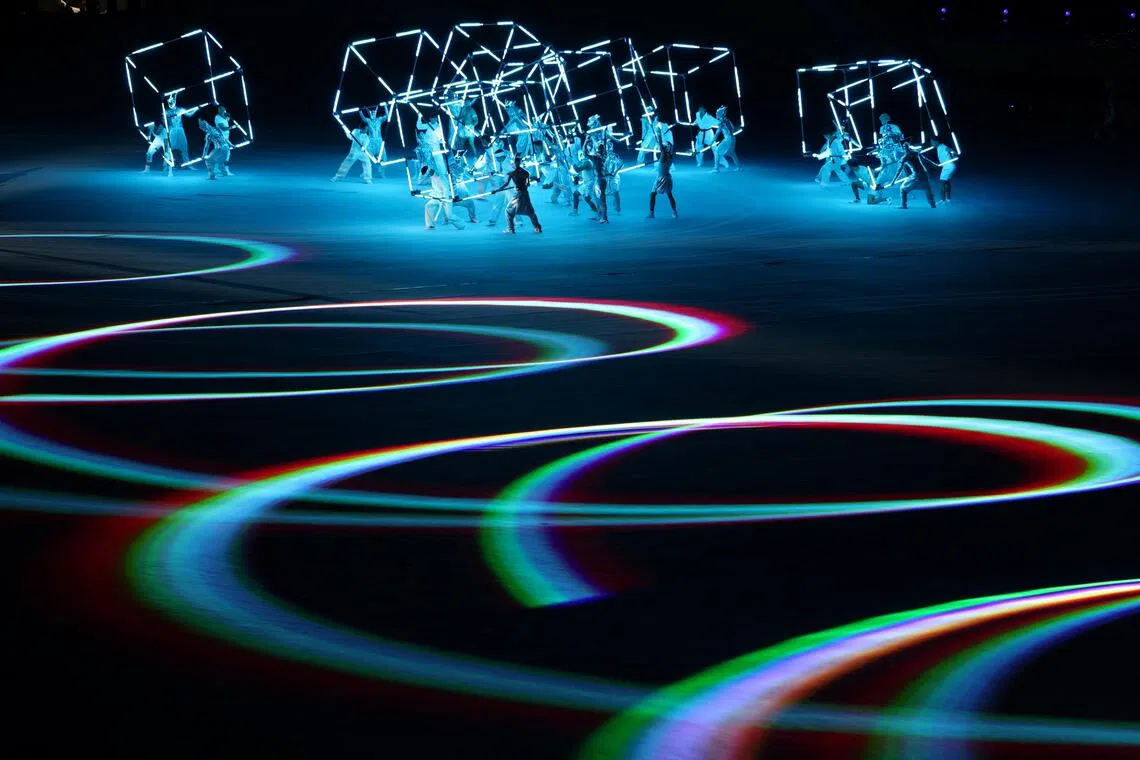 科技与光线的碰撞，仿佛让人穿越到未来。（路透社）