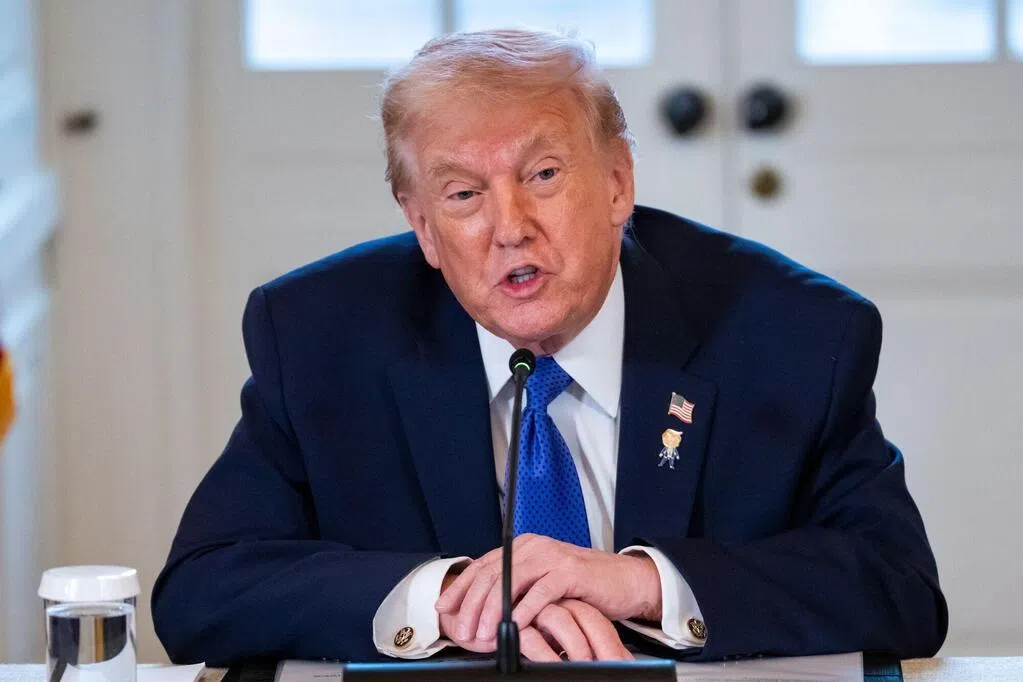 特朗普称必须拥有格陵兰岛以防中俄日后占为己有