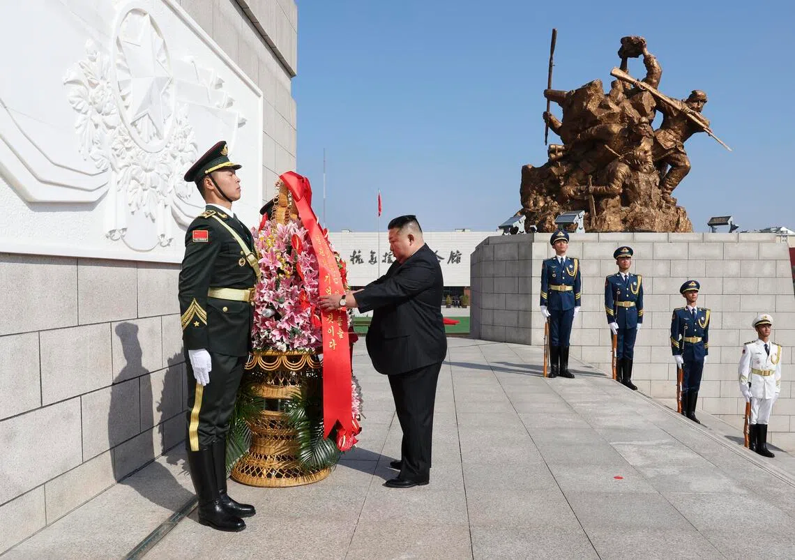 【图集】王沪宁陪同金正恩访丹东 参观抗美援朝纪念馆和车厂