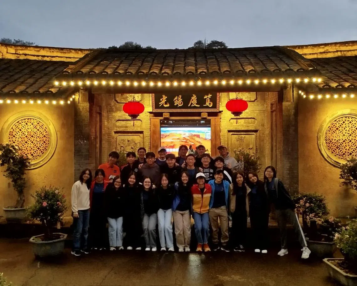  经修缮的准星楼向远道而来的游客，默默诉说曾经的故事和历史的变迁。（华侨中学提供）