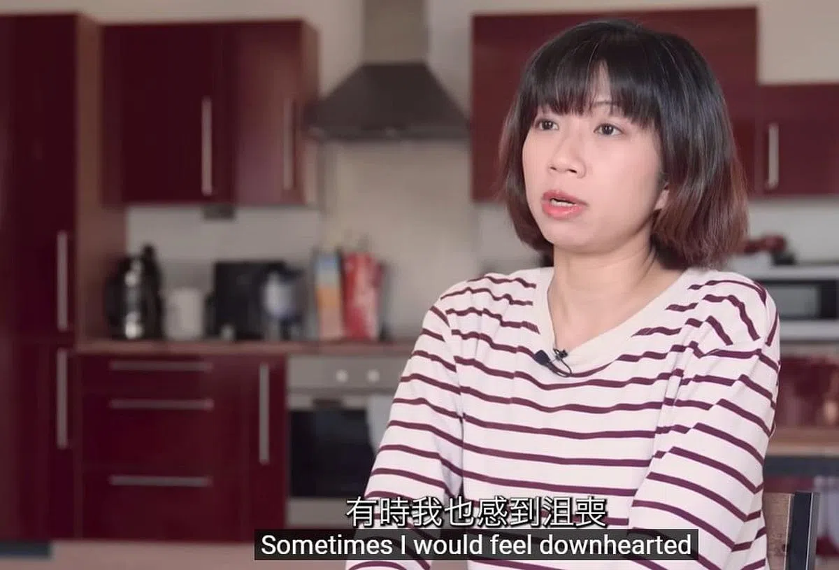 马仲仪医生说，英国不认可自己持有的医生资格证书，她必须重新学习，和一些年轻人一起考试，一度令她沮丧。（视频截取）