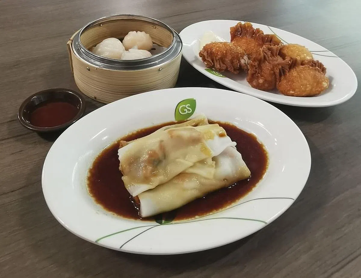 海皇香港点心是本地少数开在熟食中心的港式点心。（陈爱薇摄）