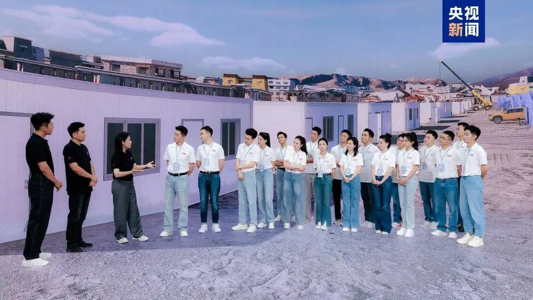 央视新闻主播大赛的选手们走入新闻现场接受考验。（取自节目官网）