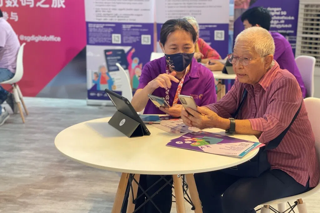 交流站：须关注网瘾老人逐增