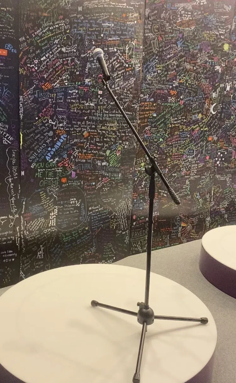 供粉丝拍照打卡的舞台区。（李佳轩摄）