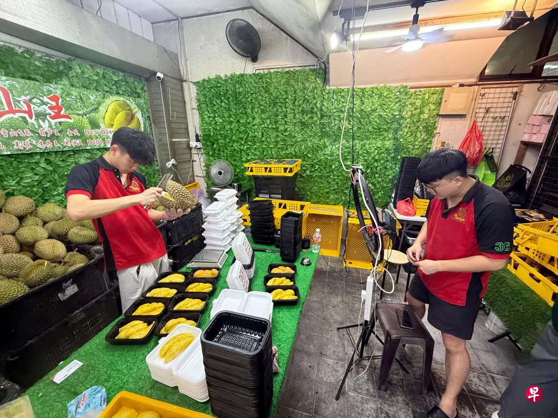 直播卖榴梿红火却乱象丛生业者改培养自家主播| 联合早报