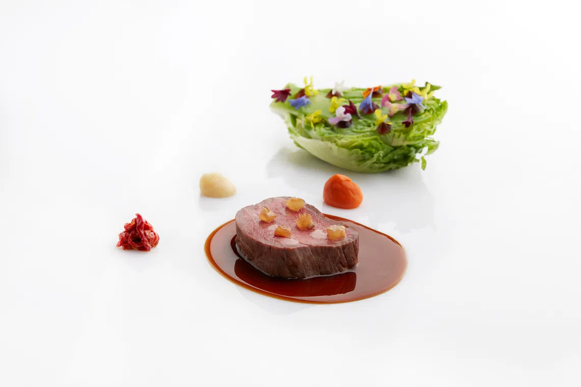 炭烤牛排是西班牙巴斯克餐馆Sugarra的招牌菜之一。（餐馆提供）