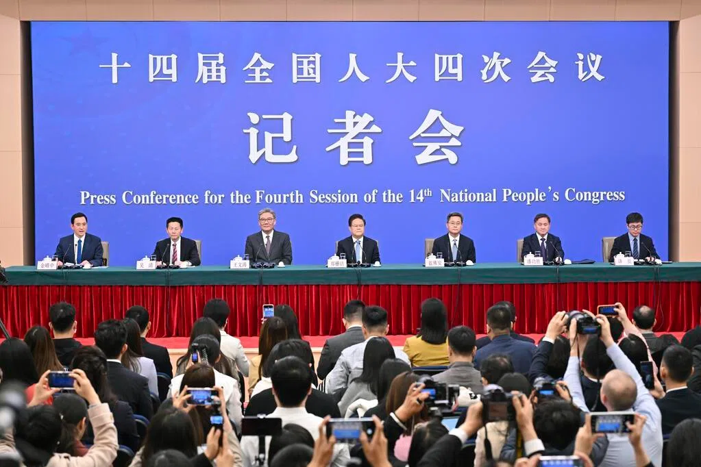 蓝佛安：中国今年财政资金规模安排三方面创新高