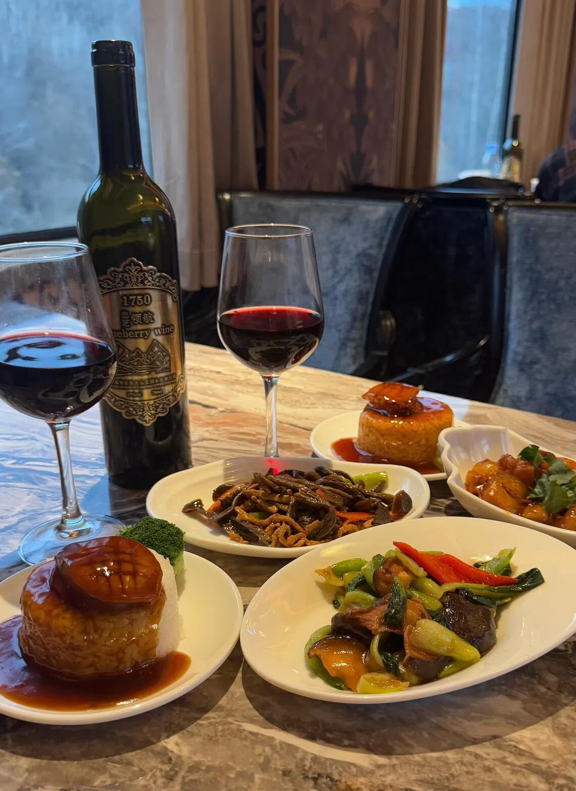 “伊春号”列车上提供精致餐饮。（中欧航旅提供）