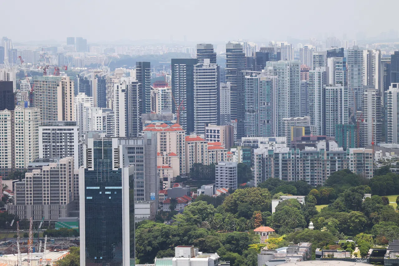 新措施出台后，私宅销售市场交易放缓，豪宅市场尤为明显。（关俊威摄）