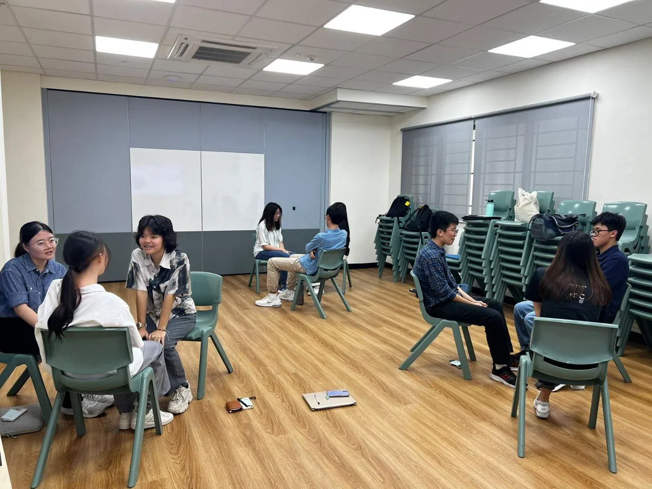 淡初八名义工在活动前参与义工训练，情景模拟是其中一个环节。（SHINE青少儿童服务中心提供）