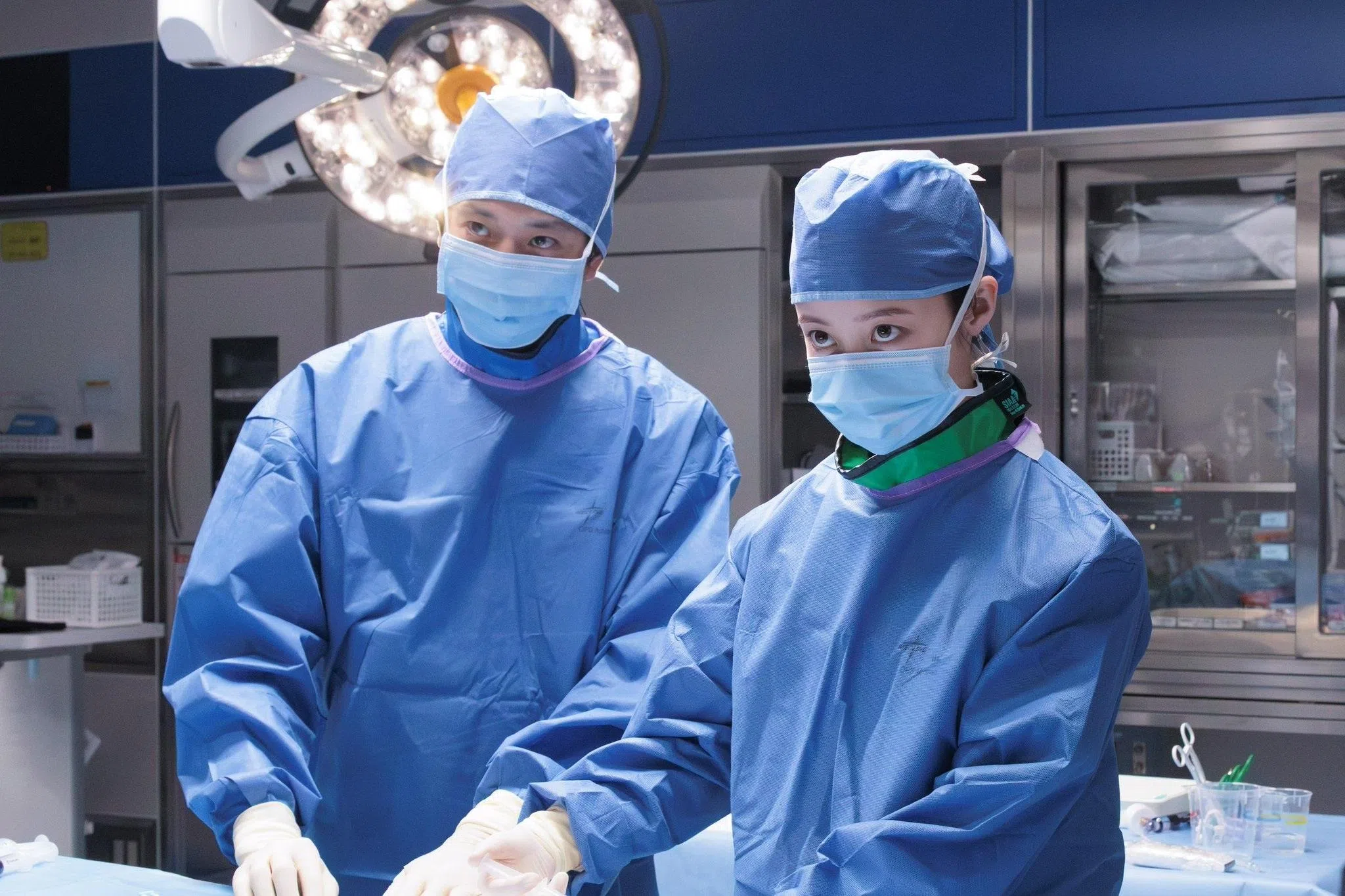 看似典型医疗剧，《不良医！》其实风格轻松诙谐如漫画。（互联网）